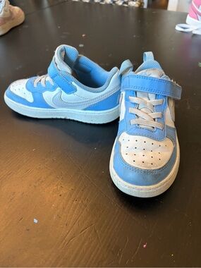Nike Kids Blue and White Hook-and-Loop Sneakers